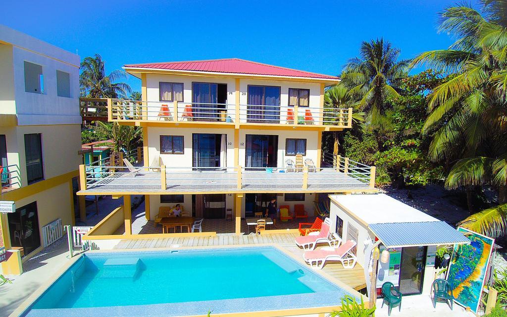 Resort Popeye's Beach