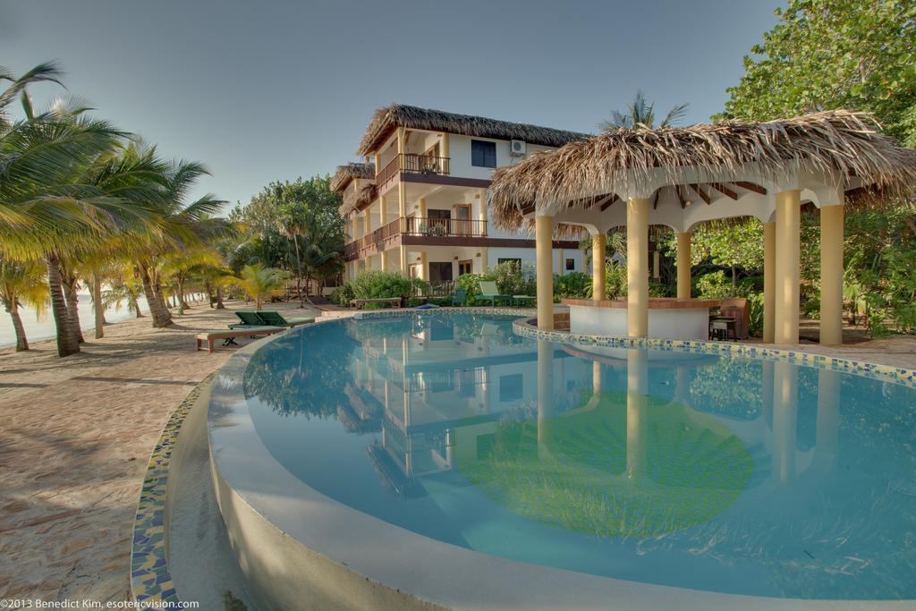 Robert's Grove Resort