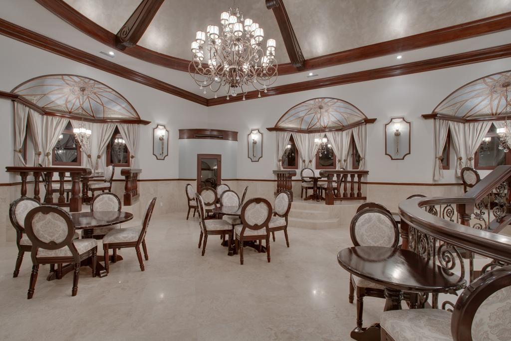 Coco 4*