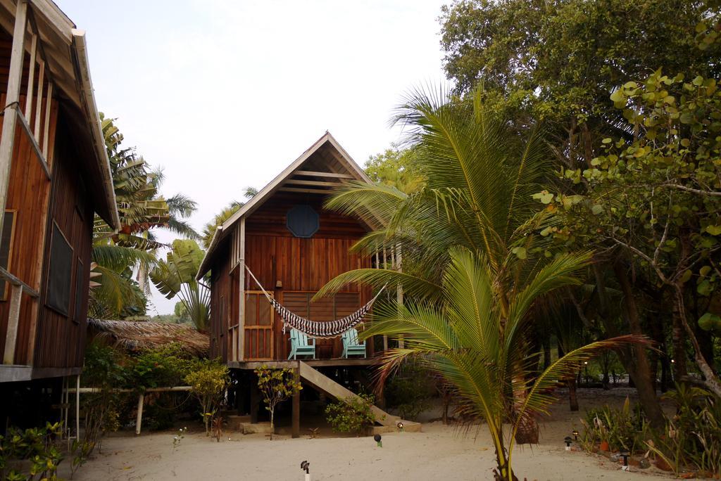Lodge Green Parrot Beach Houses And