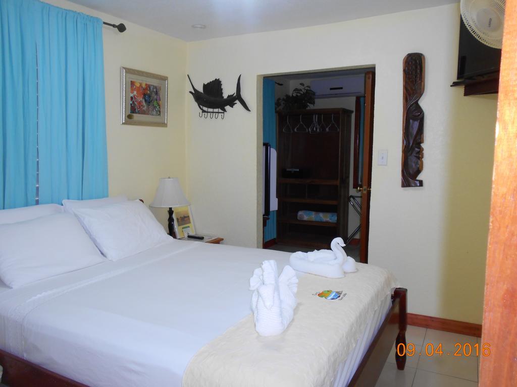 Alan's Paradise Hotel