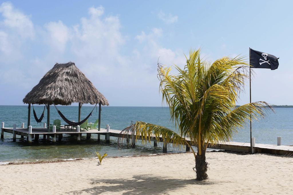 Lodge Green Parrot Beach Houses And Placencia