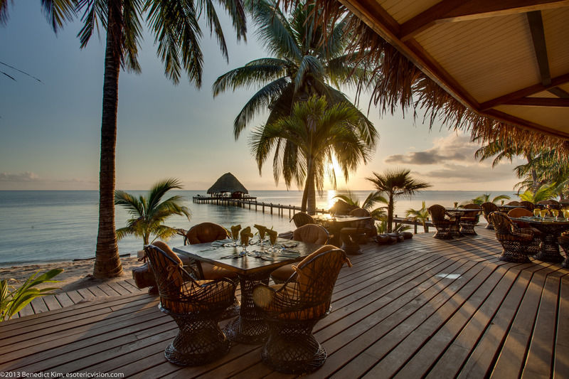 Robert's Grove Placencia