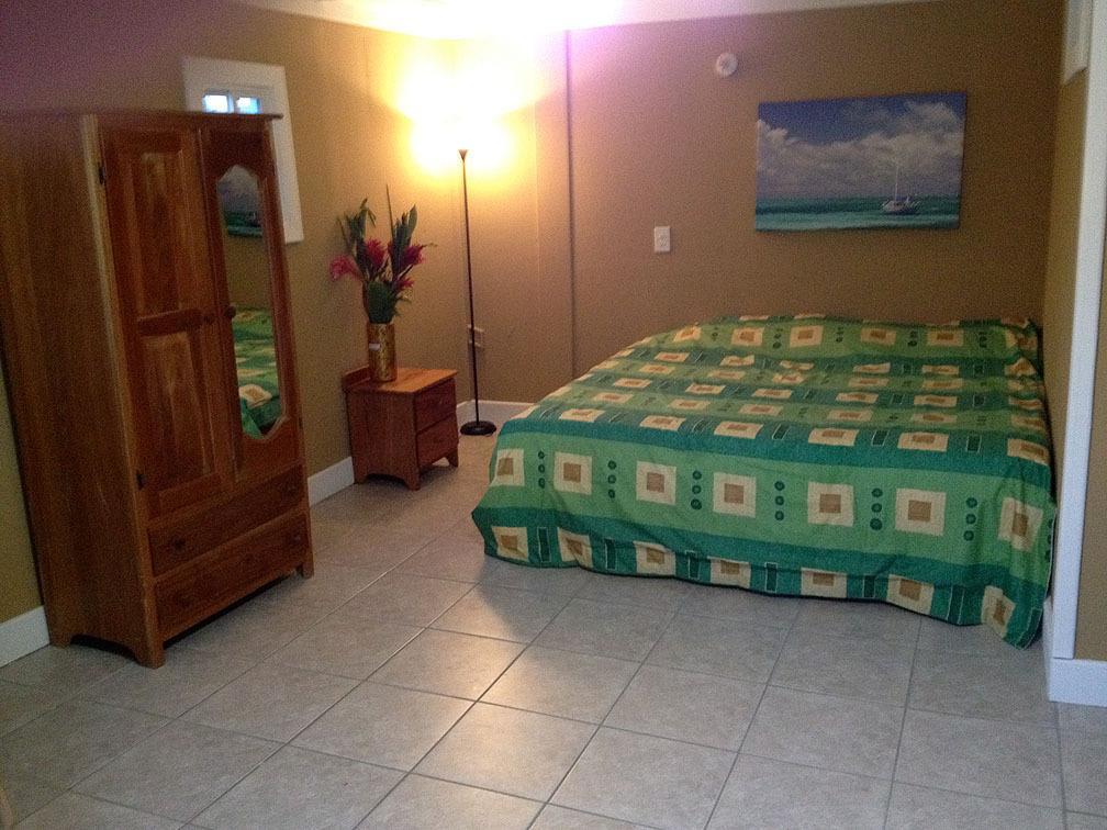 Hotel Belize Hutz 3*