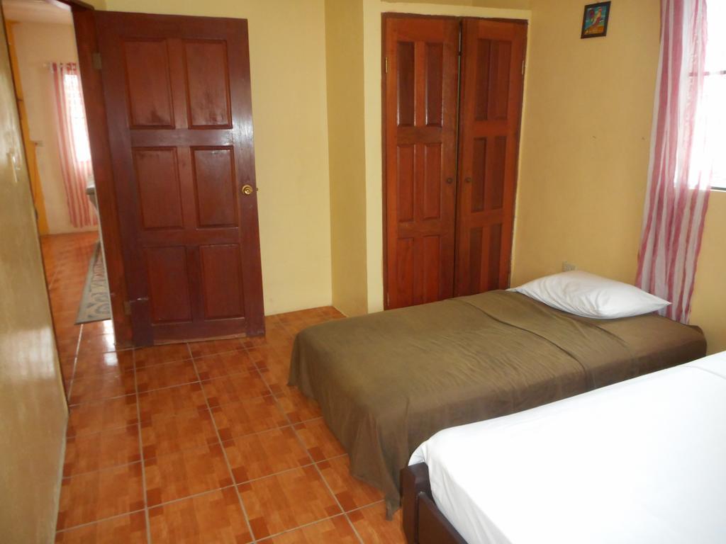 Guest house Elizabeth Place Belize City