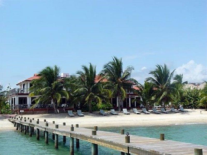 Robert's Grove Placencia