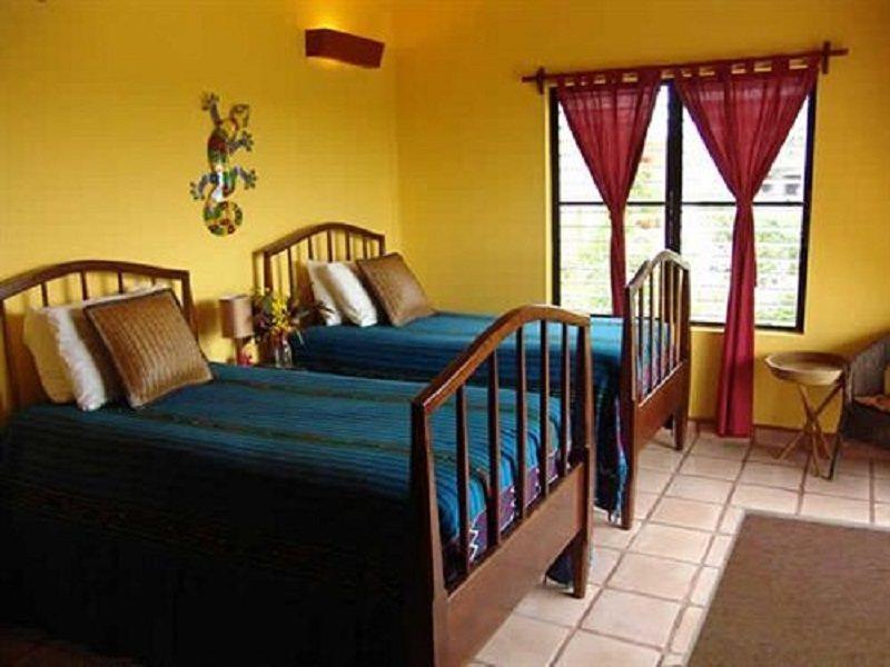 Robert's Grove Placencia