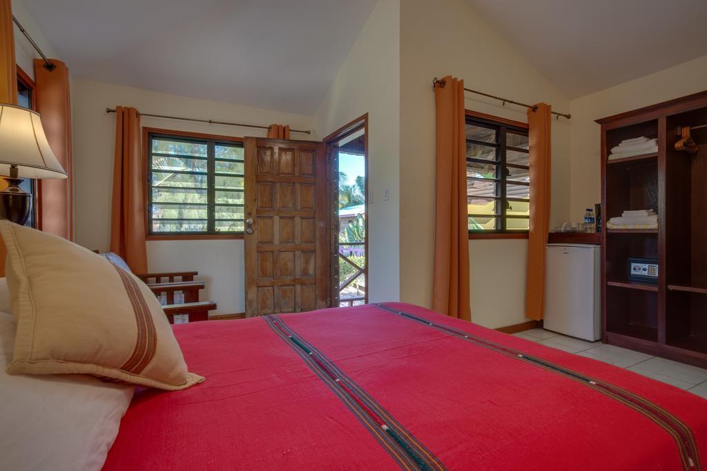 Palm Cove Cabins At Coconut Row Hopkins