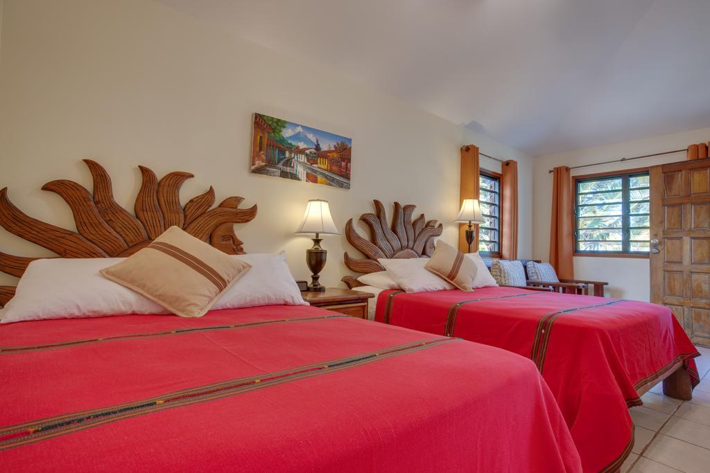 Palm Cove Cabins At Coconut Row Holiday park *
