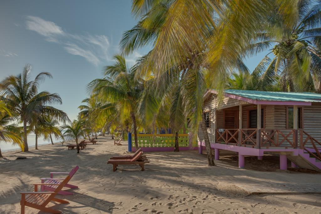 Palm Cove Cabins At Coconut Row *