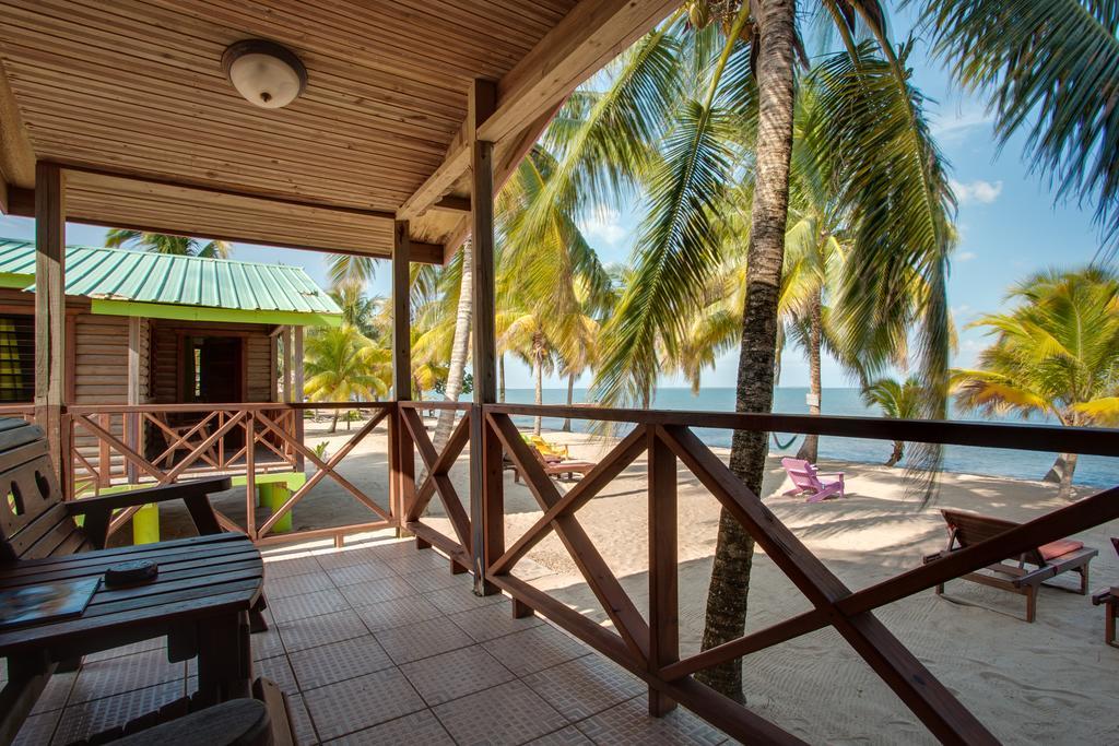 Palm Cove Cabins At Coconut Row Holiday park Hopkins