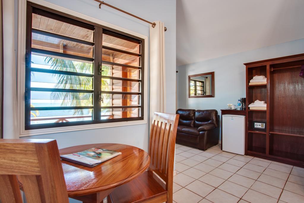 Palm Cove Cabins At Coconut Row Holiday park Hopkins