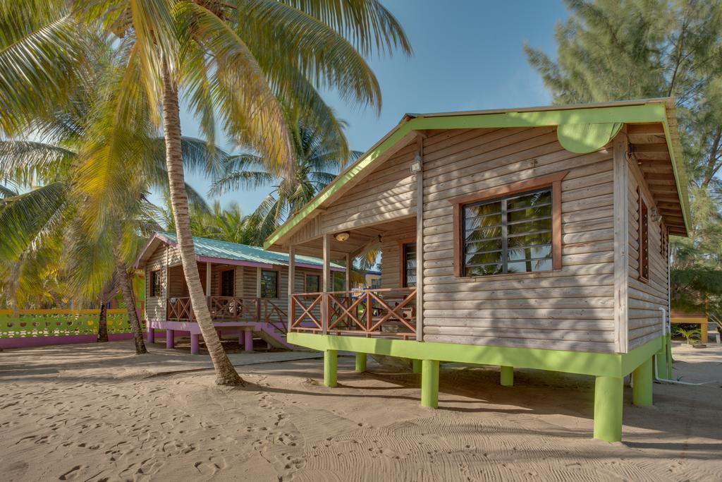 Palm Cove Cabins At Coconut Row * Hopkins