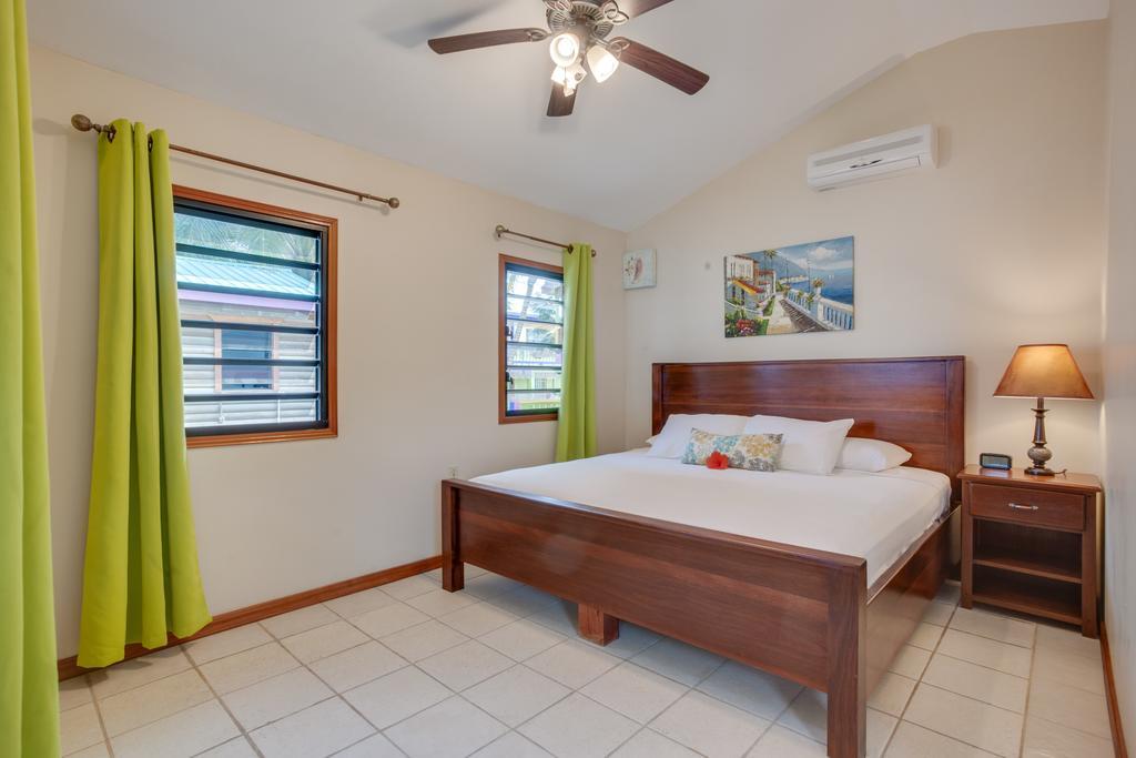 Palm Cove Cabins At Coconut Row