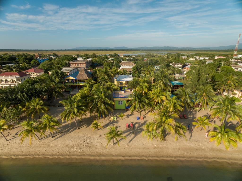 Palm Cove Cabins At Coconut Row *