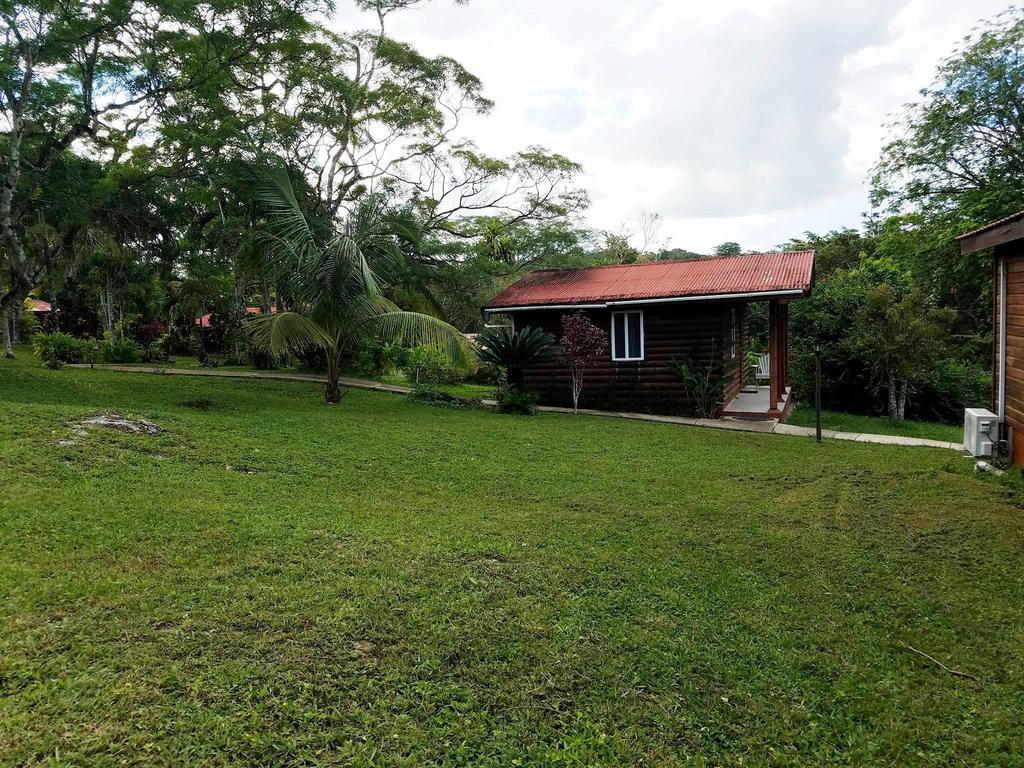 The Log Cab-inn Resort San Ignacio