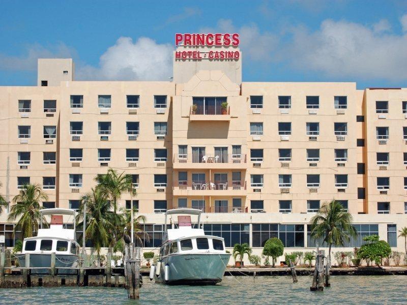 Hotel Ramada By Wyndham Princess Belize 3*