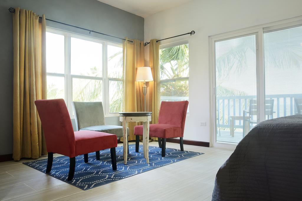 Hotel Parrot Cove Hopkins