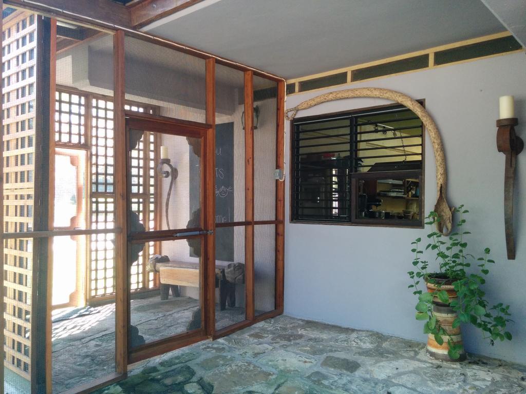 Guest house Bayshore Bijou Suites *