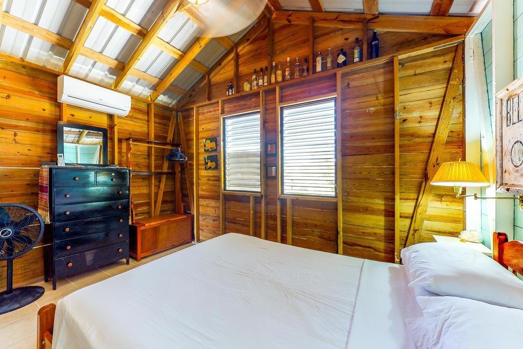 Holiday home Miss Ella's Waterfront Caye Caulker