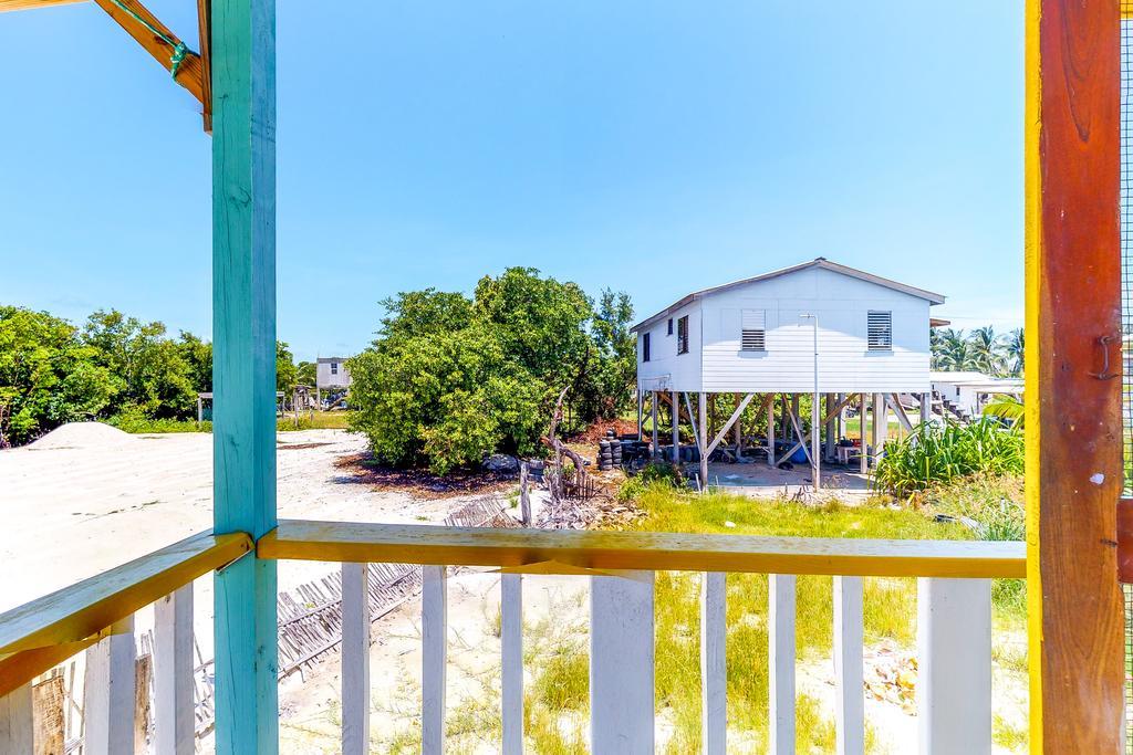 Miss Ella's Waterfront Holiday home Caye Caulker