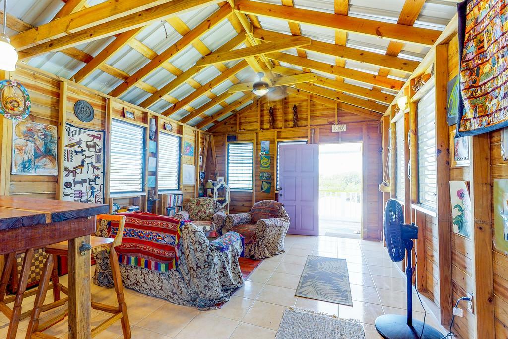 Miss Ella's Waterfront Holiday home