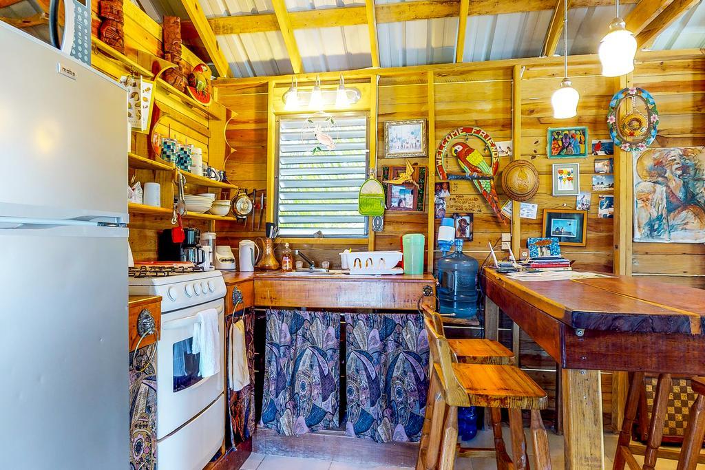 Miss Ella's Waterfront * Caye Caulker
