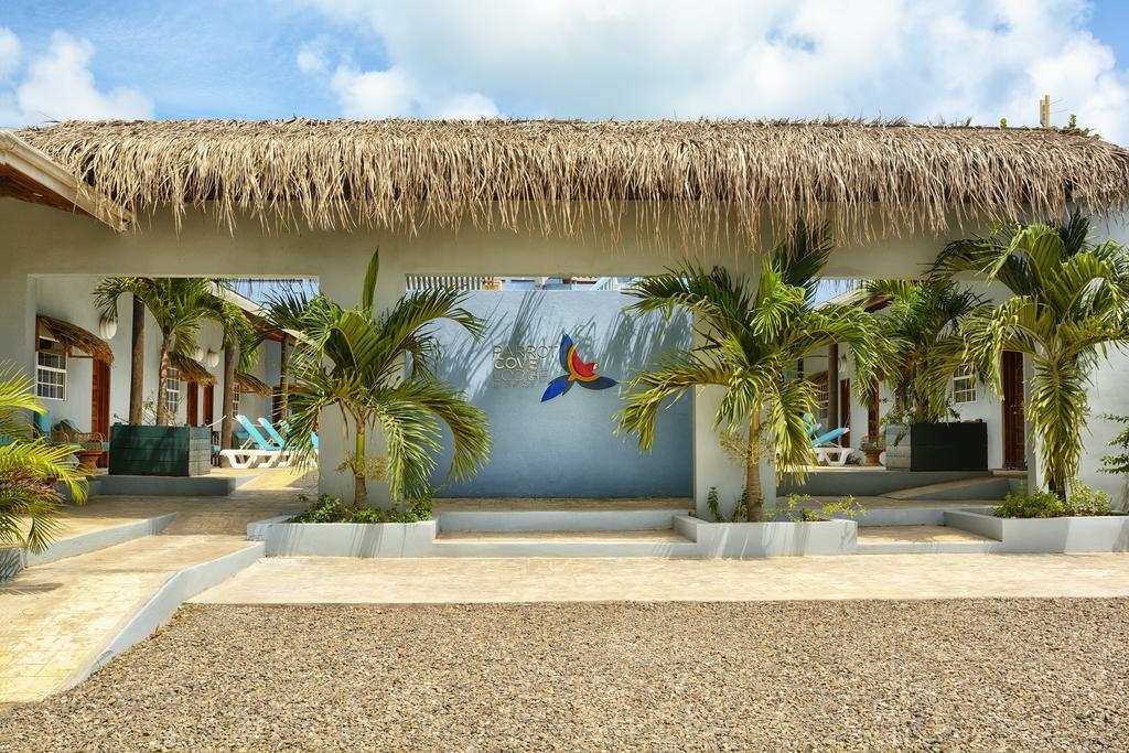 Hotel Parrot Cove 4*