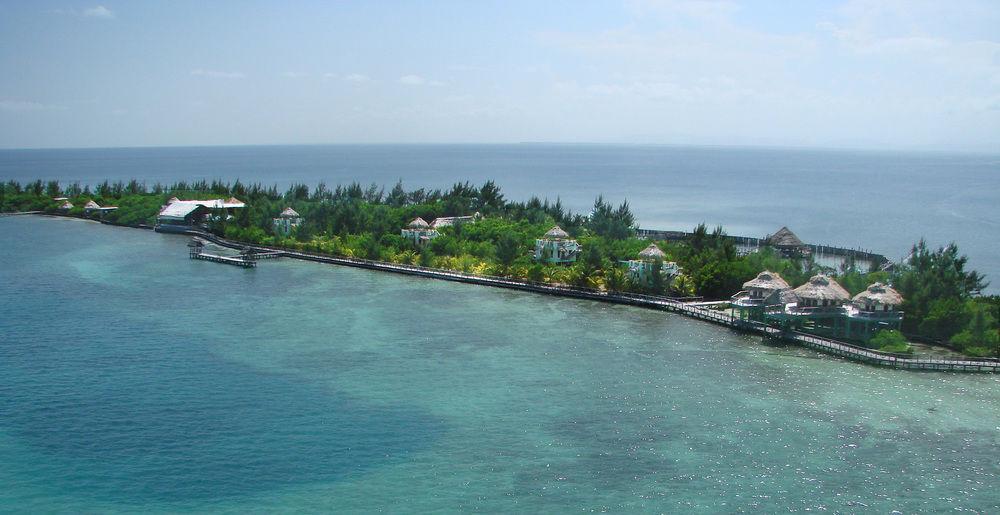 Thatch Caye A Muy'ono Hopkins