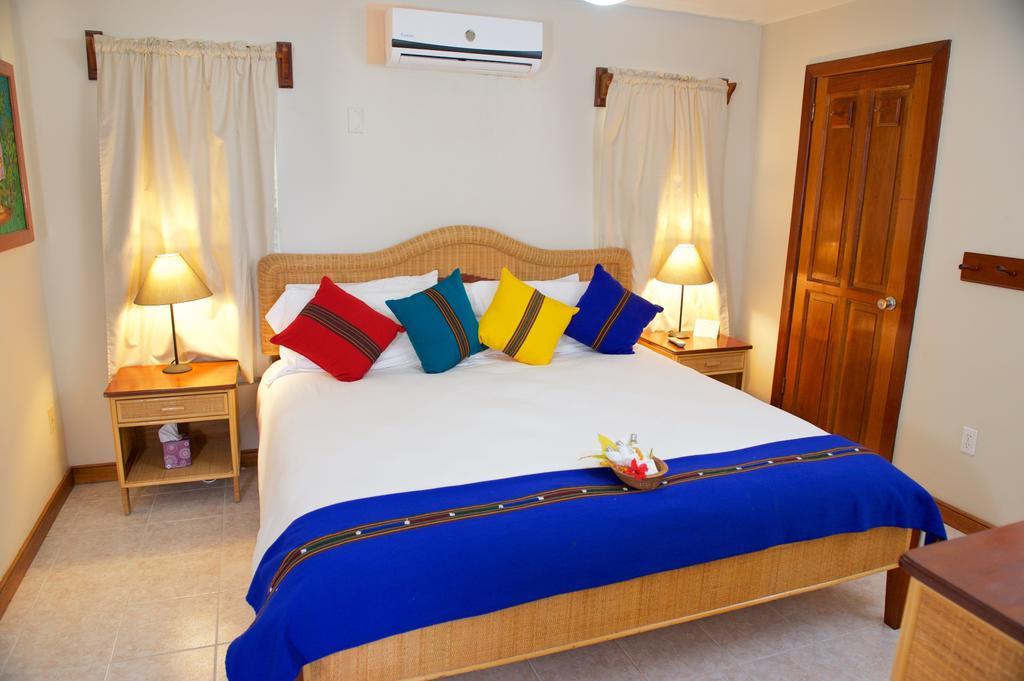 The Palms Oceanfront Aparthotel San Pedro (Ambergris Caye)