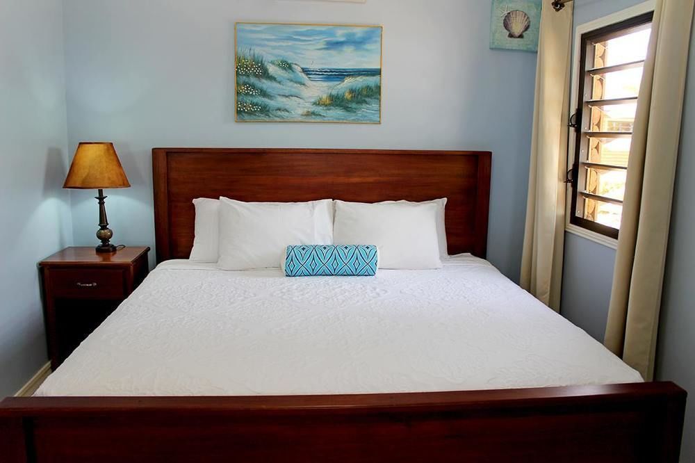 Coconut Row Hotel