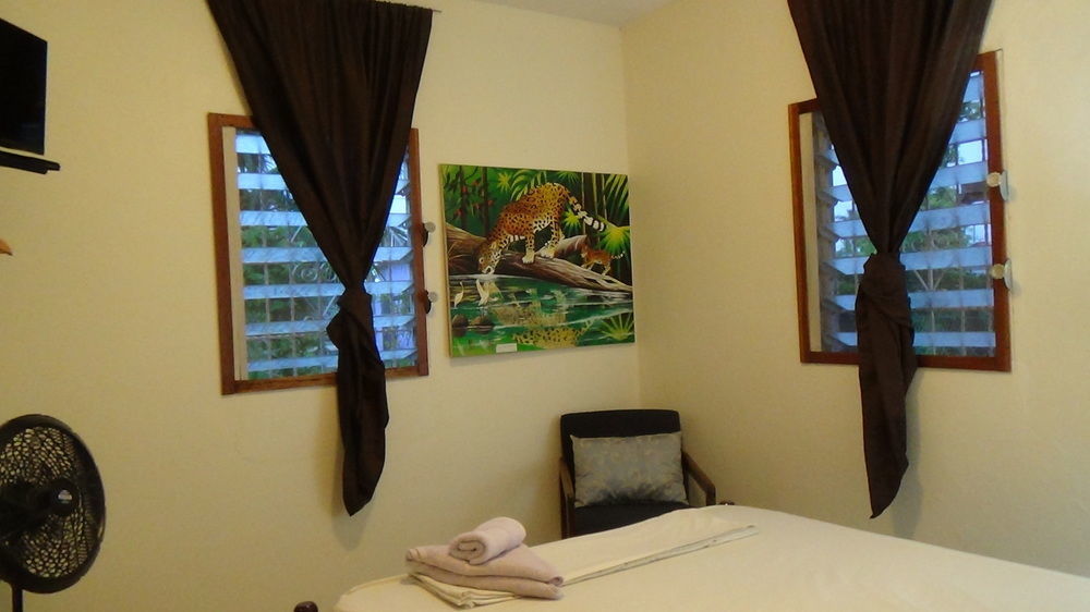 Hacienda Tropical Guest house