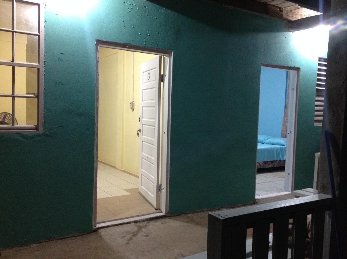 Placencia Hostel *