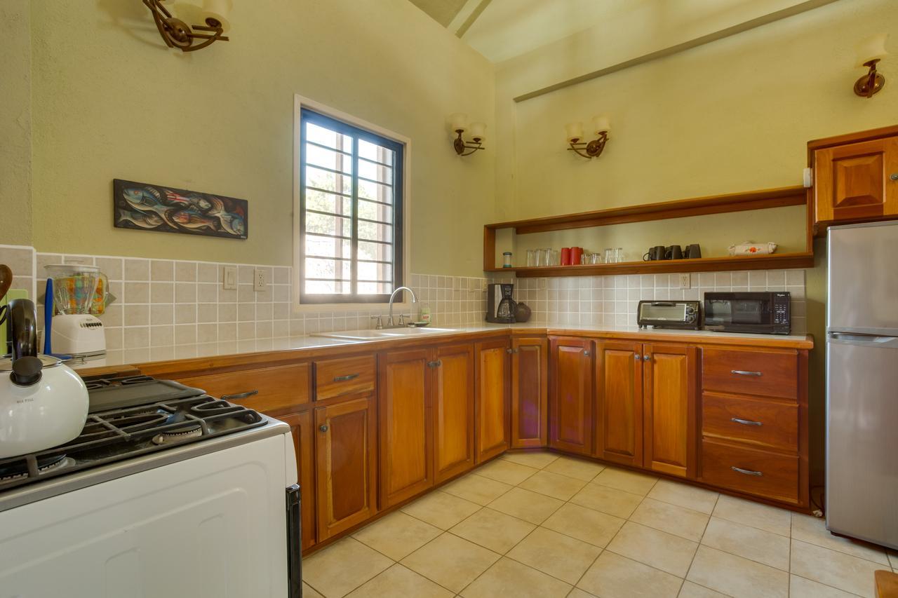 Guest house Bayshore Bijou Suites