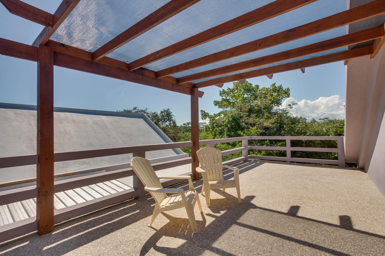 Bayshore Bijou Suites Guest house *