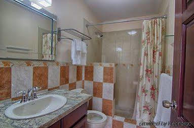 Beaches And Dreams Boutique Resort Placencia