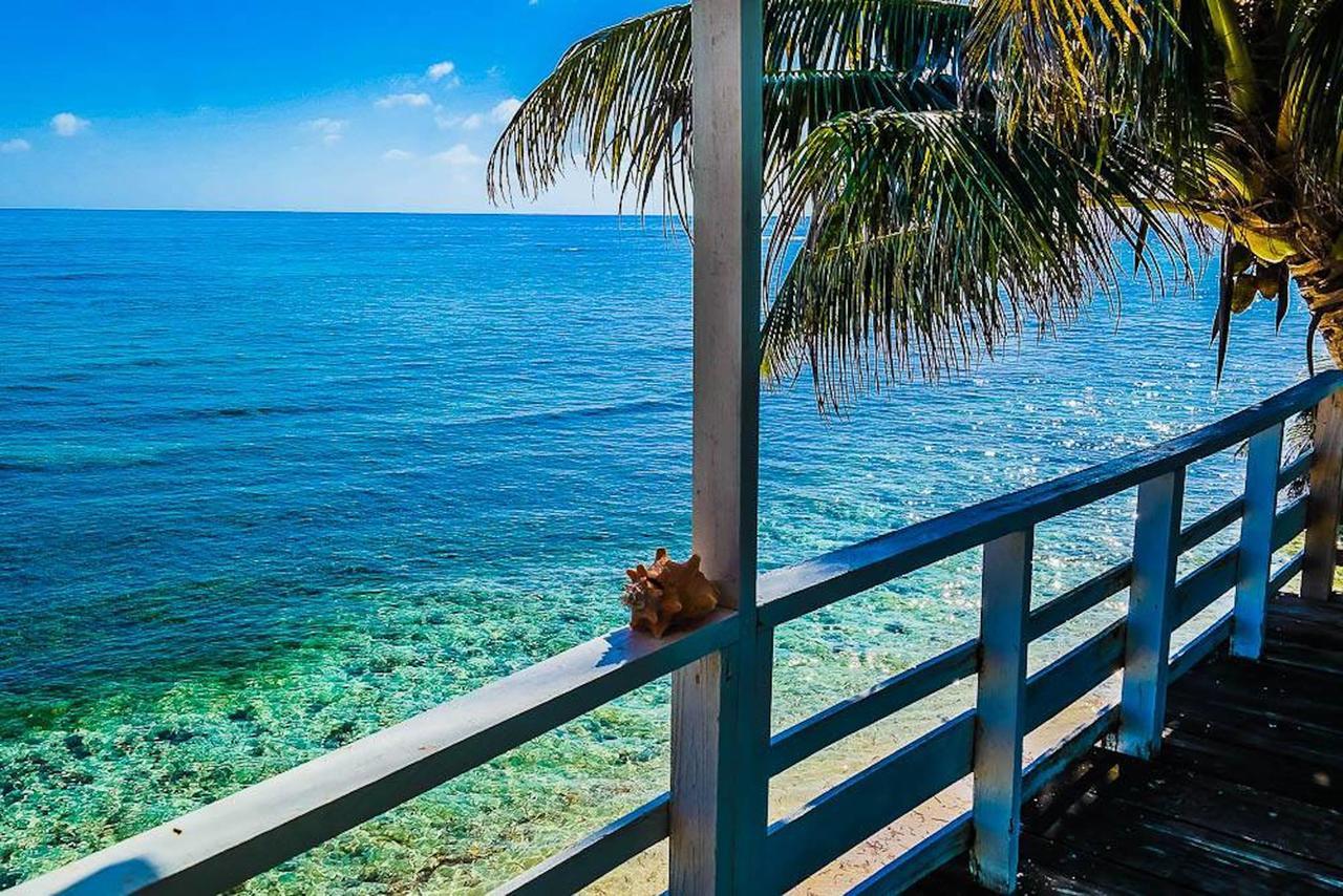 Ranguana Caye Hotel