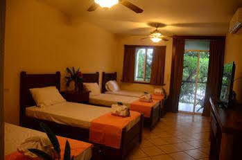 Hotel Lamanai Landings And Marina 3*