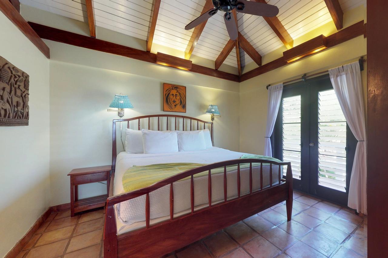 #22 @ Beachside * Seine Bight Village
