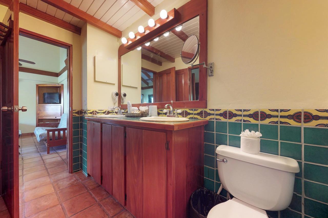 #22 @ Beachside * Seine Bight Village