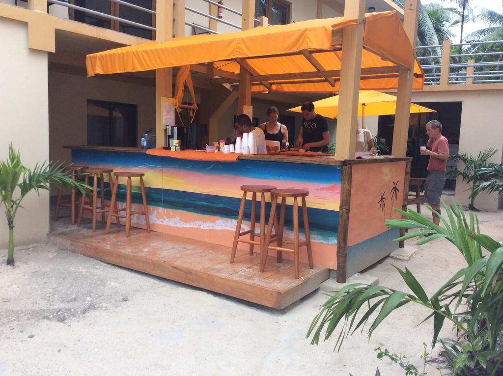 Popeye's Beach 3*