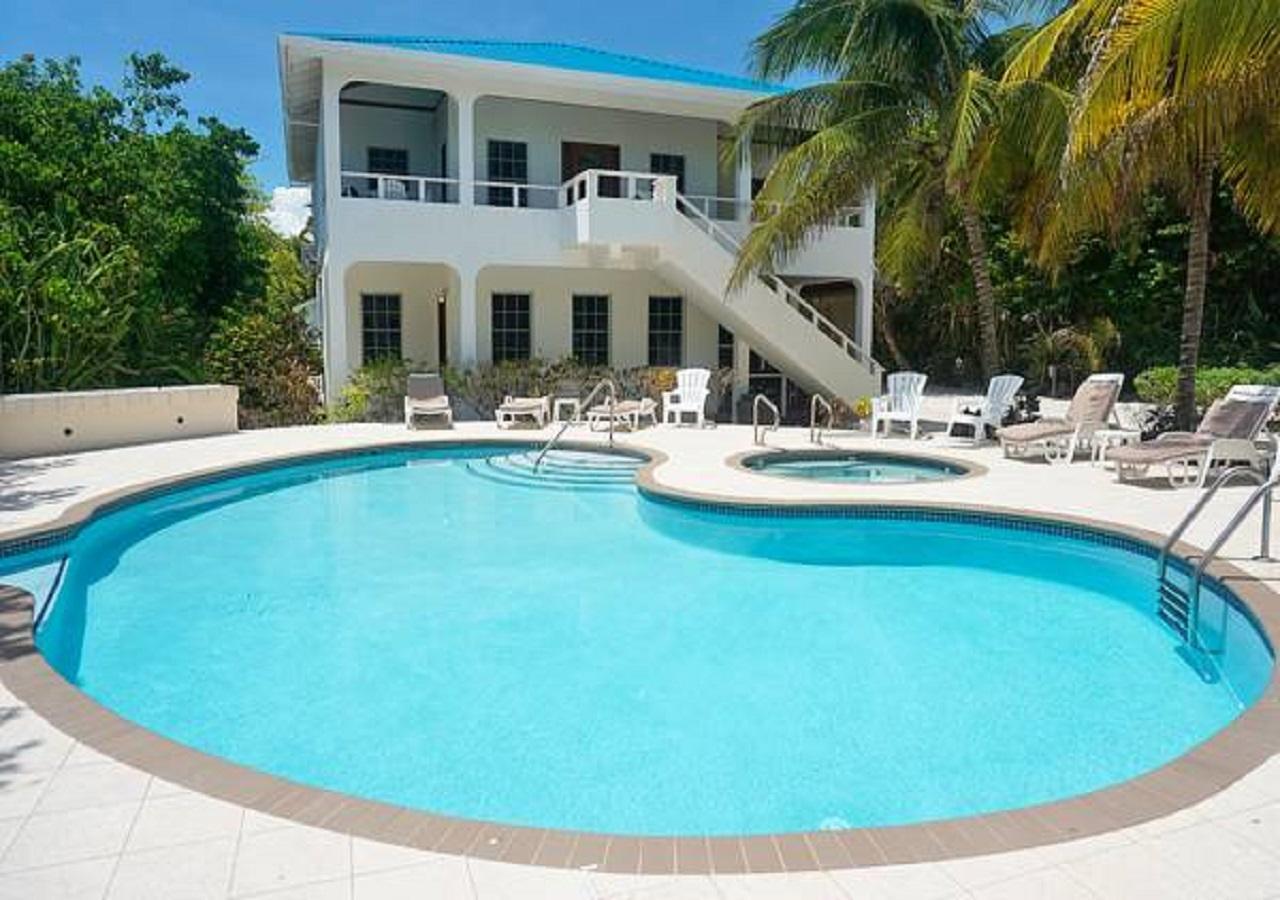 Cocotal And Hotel San Pedro (Ambergris Caye)