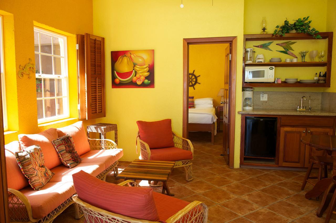 Caye Casa Hotel