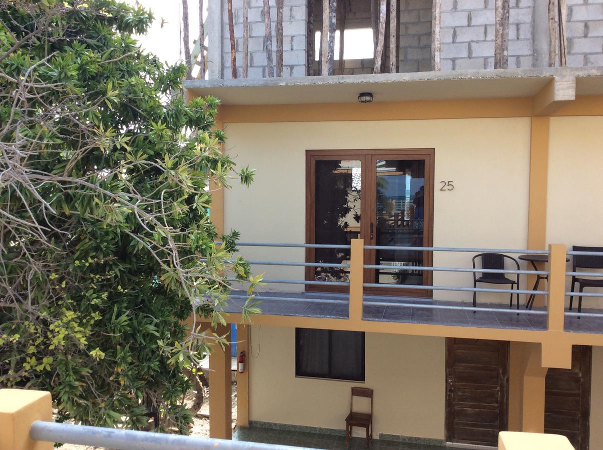 Popeyes Beach Caye Caulker Hostel Caye Caulker