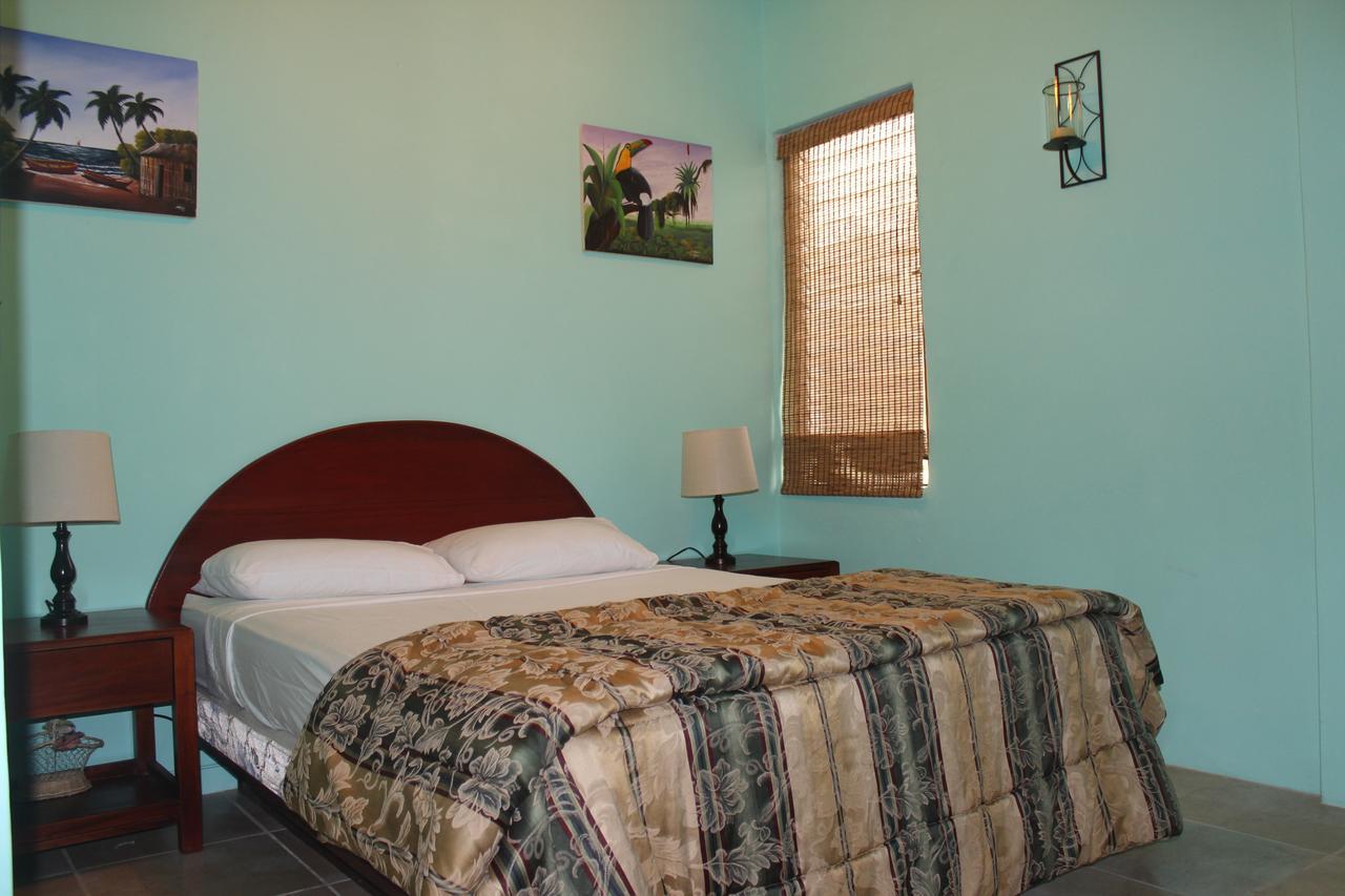 Highway Trails Belize And Country Club 4*