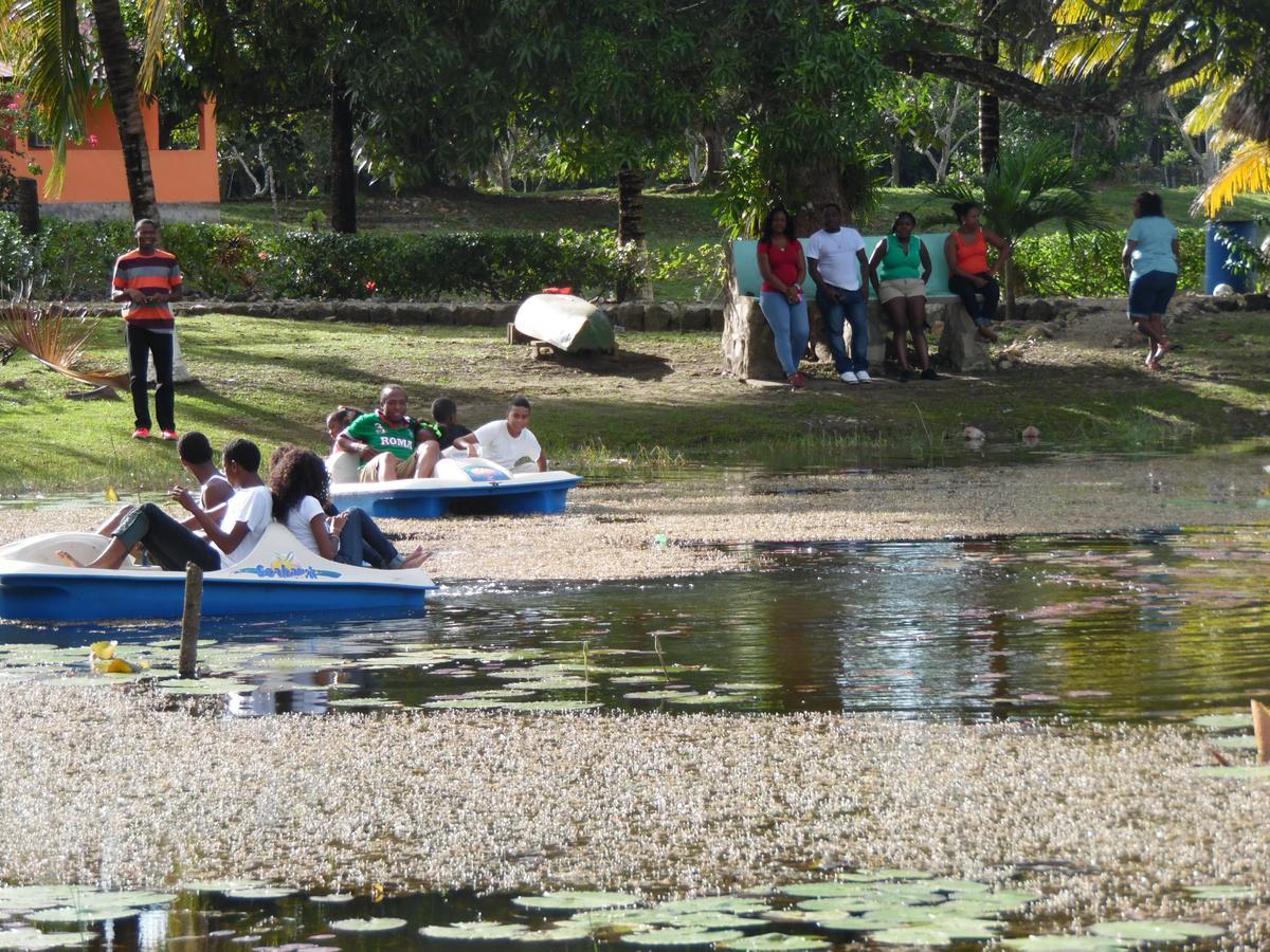 Highway Trails Belize And Country Club Resort 4*