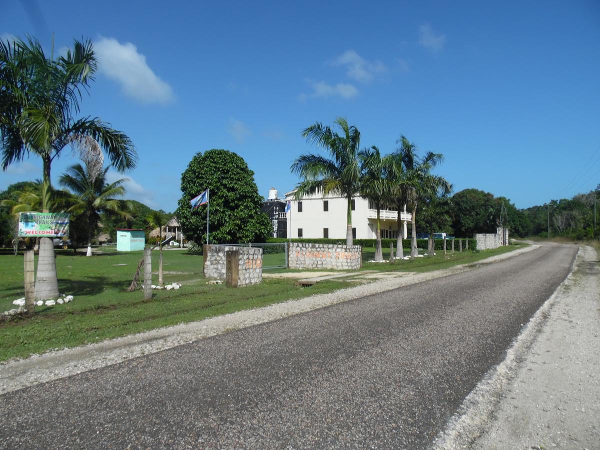 Highway Trails Belize And Country Club 4*