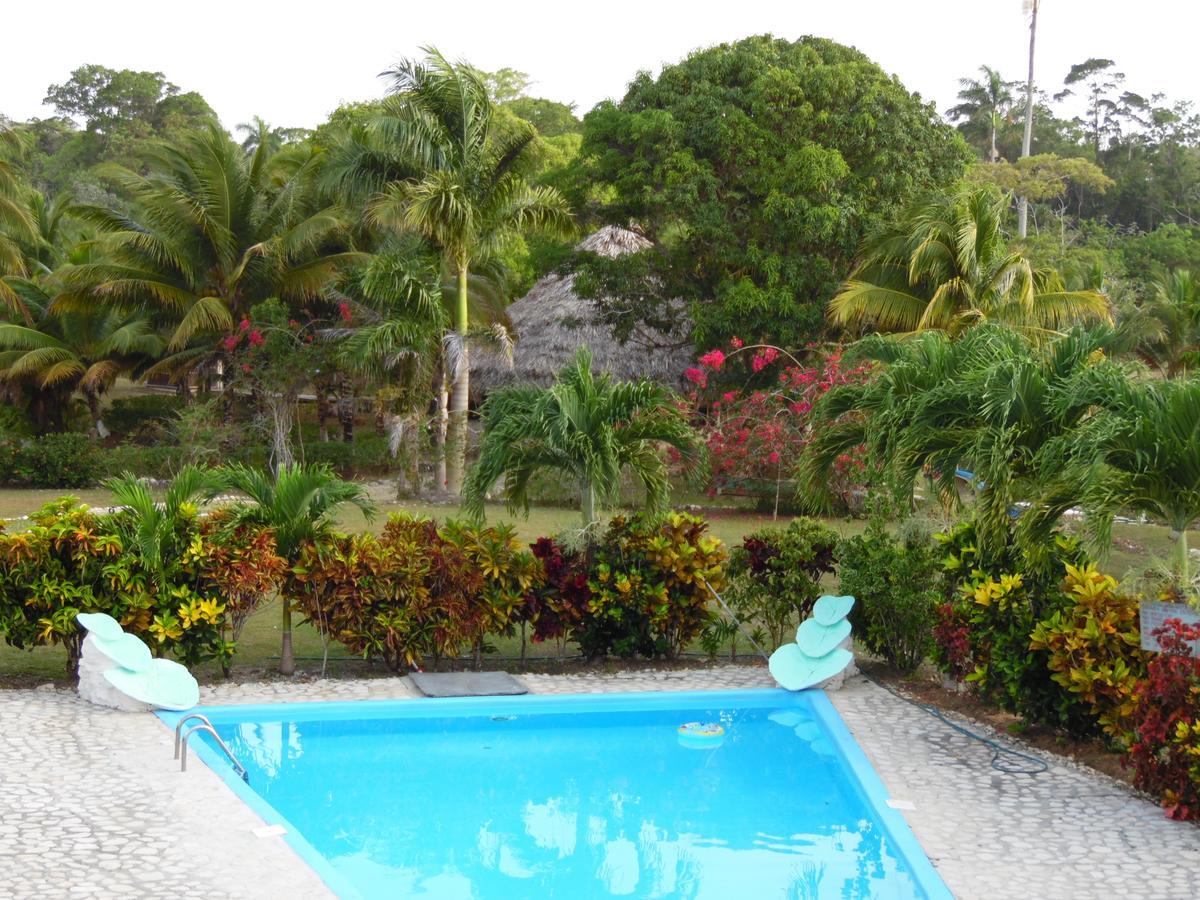 Highway Trails Belize And Country Club Resort 4*