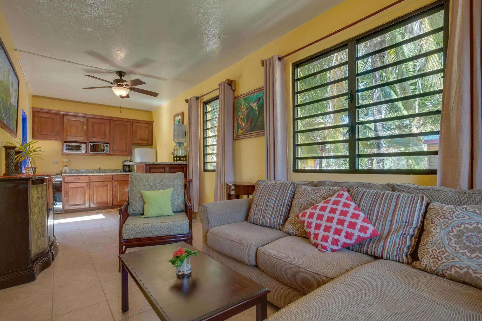 Hotel Coconut Row 3*