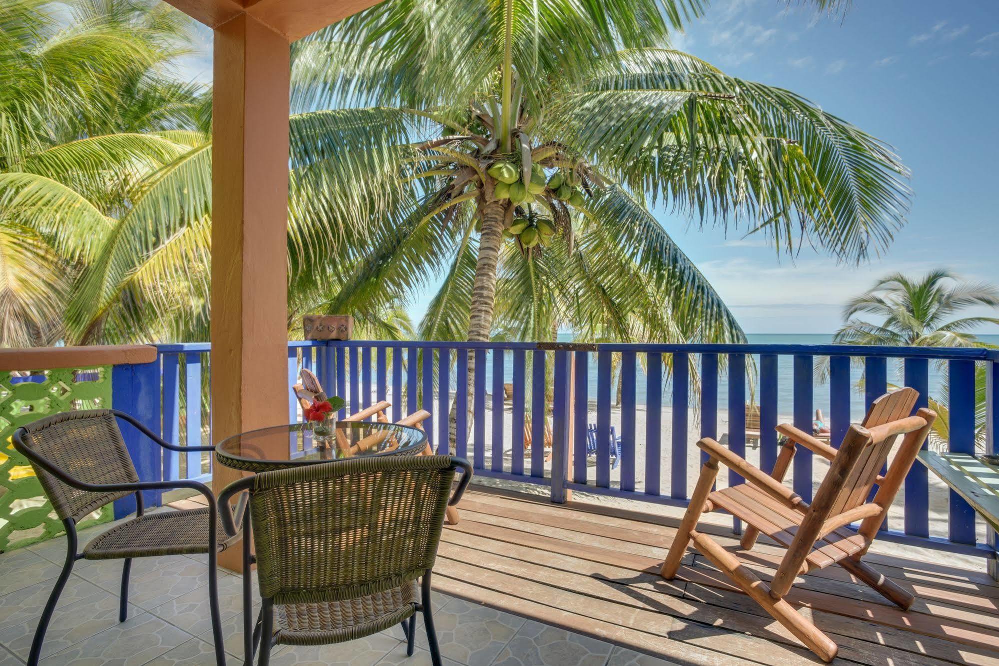 Coconut Row Hotel